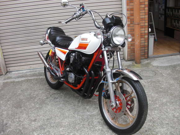 Z250FT E4カラー 旧車バイク・絶版車バイク BANBAN車輌館