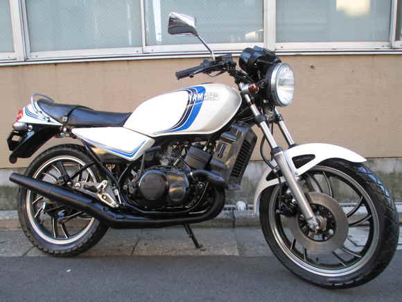 Rz250 ホワイト 旧車バイク 絶版車バイク Banban車輌館